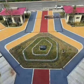 合川區(qū)彩色透水混凝土生產(chǎn)廠家 【豪軒地坪材料廠家】 透水路面施工價格 壓花地坪材料生產(chǎn)廠家 透水混凝土粘接劑  生態(tài)透水砼 【工地0元指導施工】 免費設(shè)計施工方案 免費做造價預算