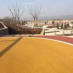 四川省德陽市彩色透水混凝土生產廠家  彩色透水混凝土材料生產廠家  壓花地坪材料生產廠家 透水混凝土粘接劑報價 量大送貨到工地