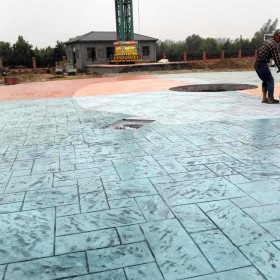 涼山州壓花地坪  壓印路面廠家 壓模地坪材料 彩色壓花砼 壓印地坪  彩色壓花地坪材料廠家  彩色強(qiáng)化劑廠家  免費(fèi)指導(dǎo)施工