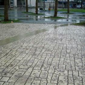 萬州區 壓花地坪 水泥壓膜路面 混凝土壓印地坪 彩色壓印路面材料 混凝土壓模廠家免費施工指導